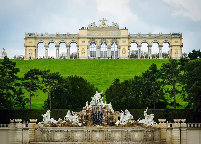 Apartment Bright Schönbrunn Palace