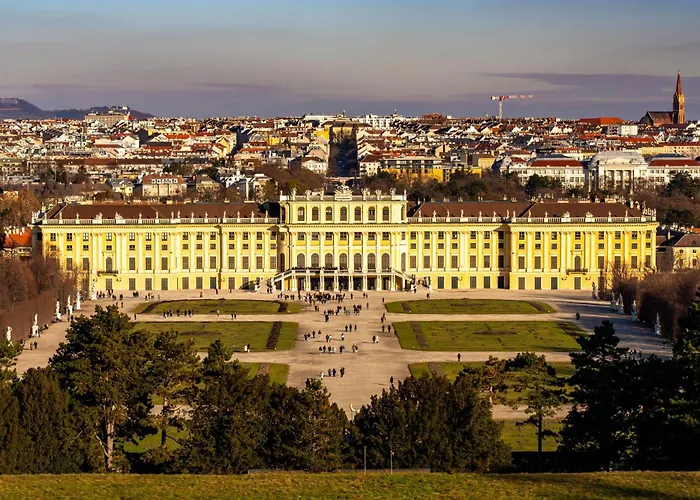 Bright Schönbrunn Palace Apartment *